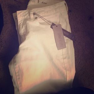 Size 2 brand new white Jennifer Lopez jeans
