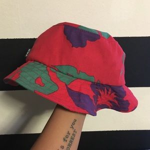 Huf floral bucket hat