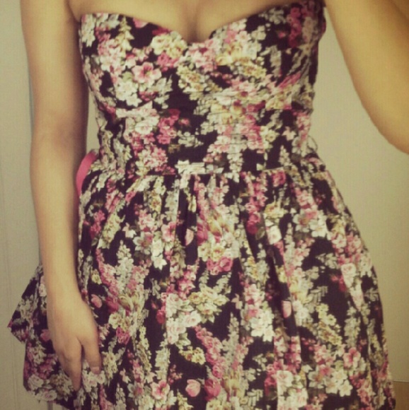 *sale*Sans Souci Strapless dress - Picture 2 of 4