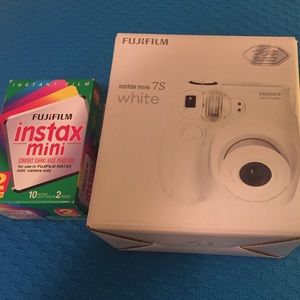 FujiFilm Instamax 7s Mimi Camera in white