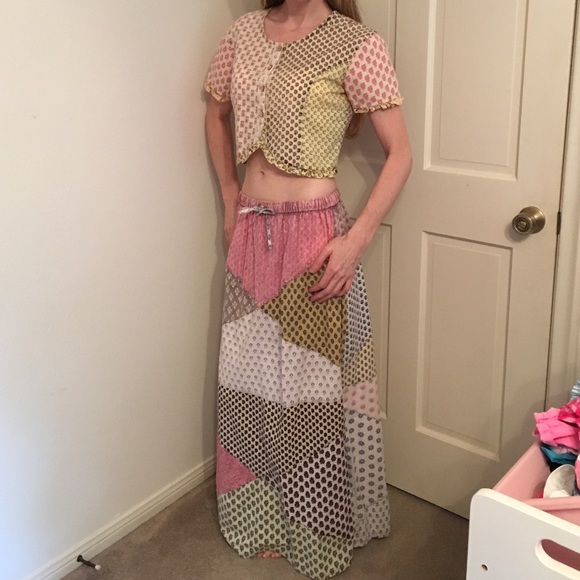 Crop top patch work outfit - Picture 1 of 3