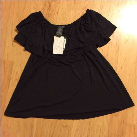 off the shoulder shirt sz M