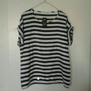 NWT,  Liva girl top black and white sizeXXL