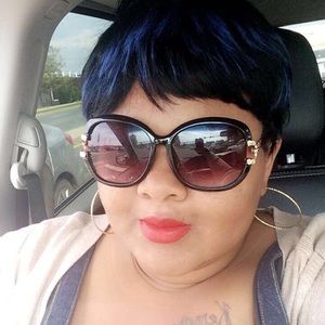 Meet your Posher, Whitney