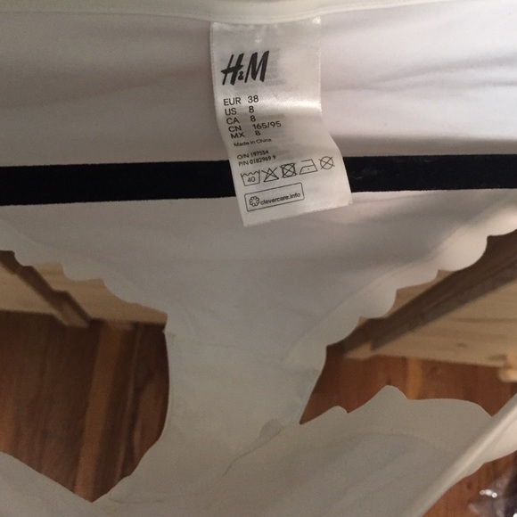 NWOT Sold Out Scalloped Bikini - Picture 2 of 4