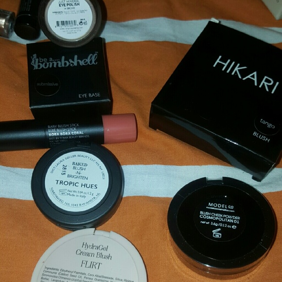 Make-up Lot - Picture 2 of 4