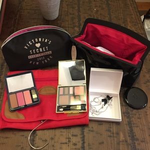 Cosmetic bags, plates and brushes