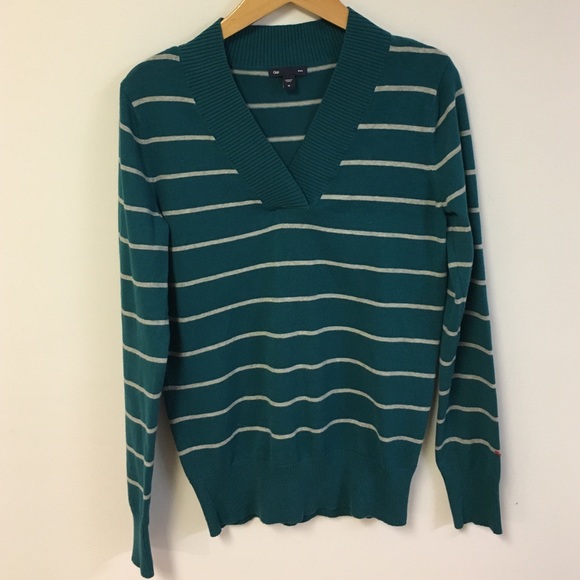 Gap women stripe V neck sweater Medium