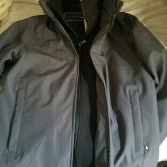 Weatherproof jacket - Picture 3 of 3