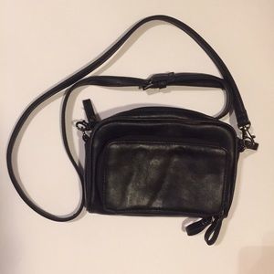 BUENO Small Leather Purse