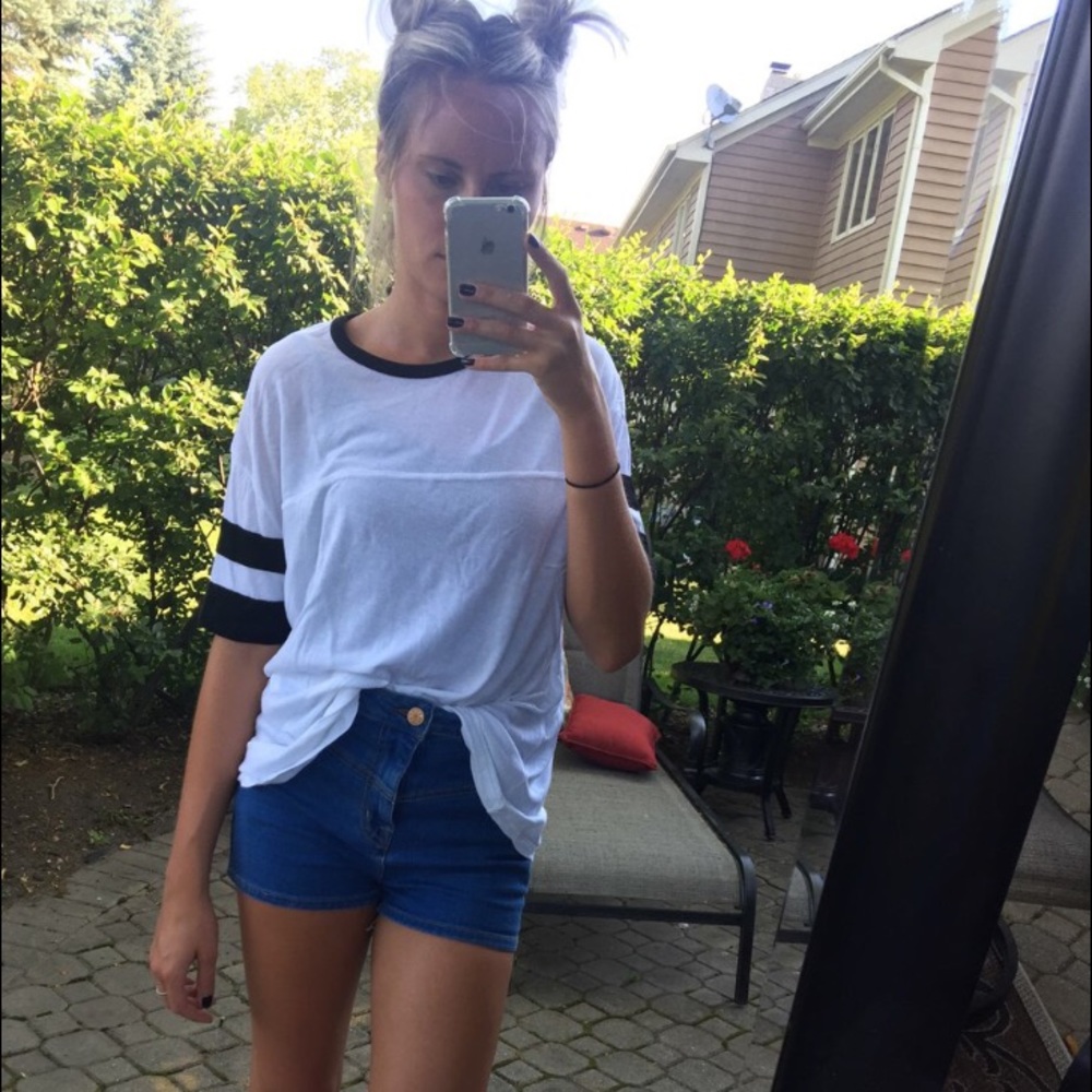 Brandy Melville t shirt
