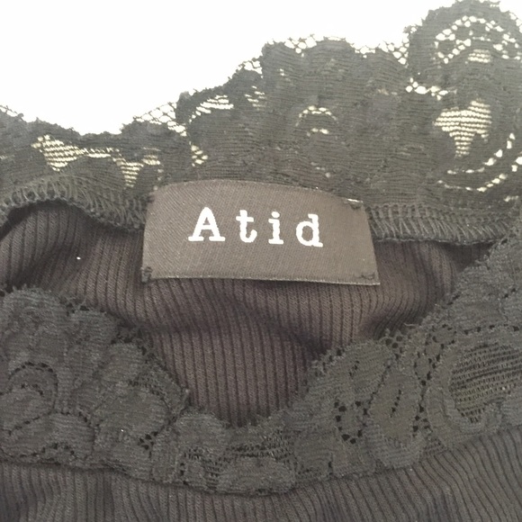 - LACE OFF THE SHOULDER TOP - Picture 3 of 4