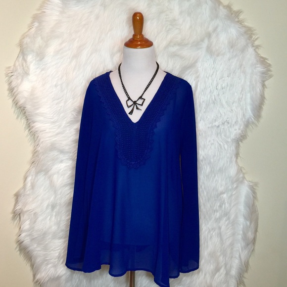 Francesca's Collections Tops - 🎉HP🎉Francesca's Blue Sheer Top