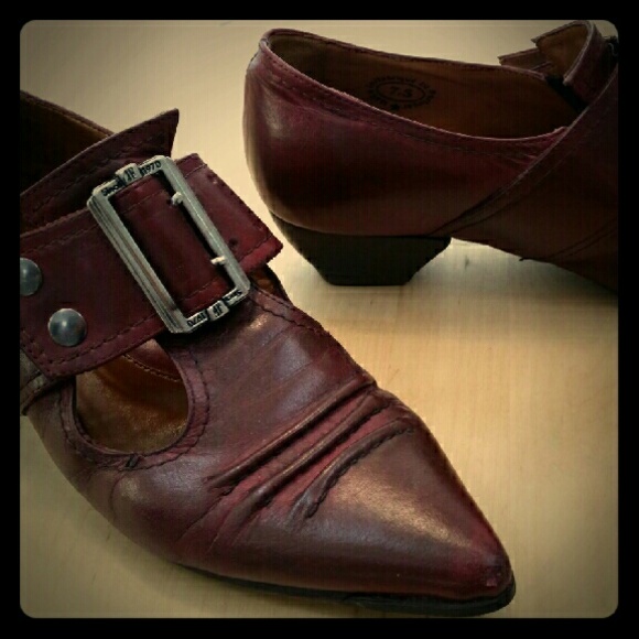 **SOLD**Fluevog PILGRIMs - Picture 1 of 1