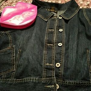 Short denim jacket
