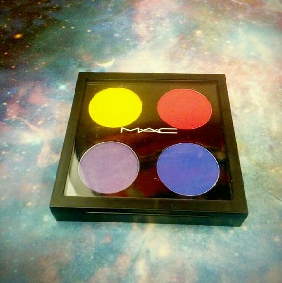 MAC : 4 color eyeshadow palette