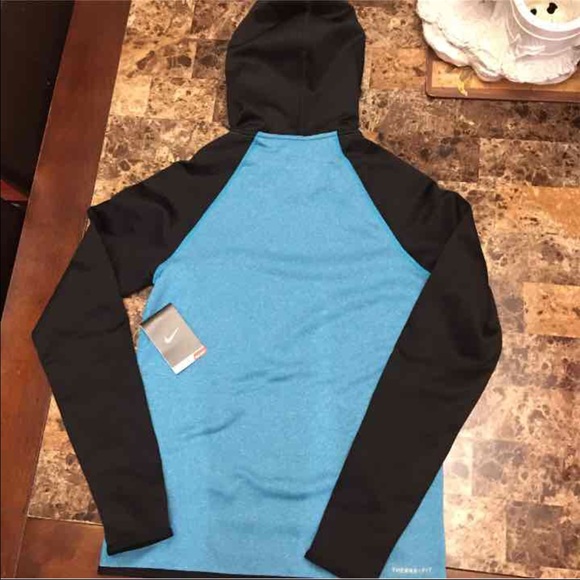Nike therma-fit hoodie NWT - Picture 4 of 4