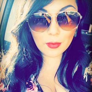 Meet your Posher, Laurie