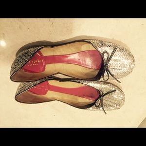 Silver Kate spade flats in size 39 (9) good cond