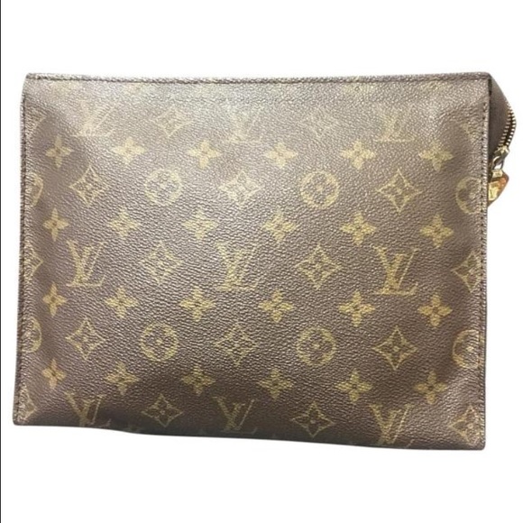 🔴SOLD🔴Louis Vuitton Toiletry 26