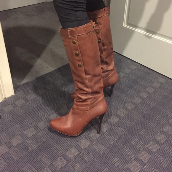Brown knee high boots - Picture 2 of 4