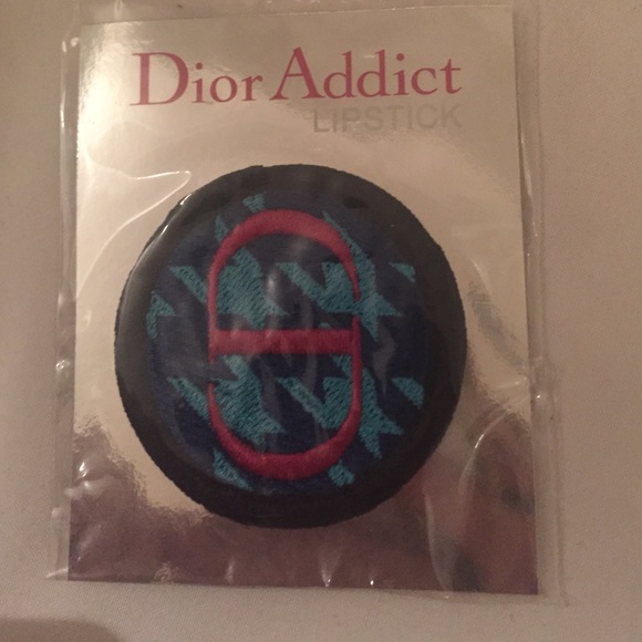 Dior pin
