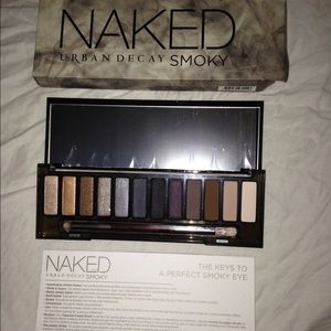 Urban Decay Naked Smoky Palette