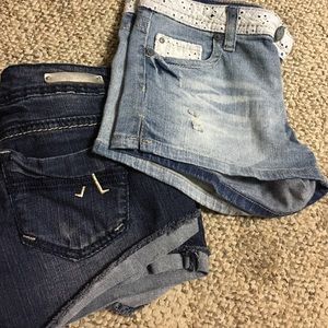 2 pairs of shorts