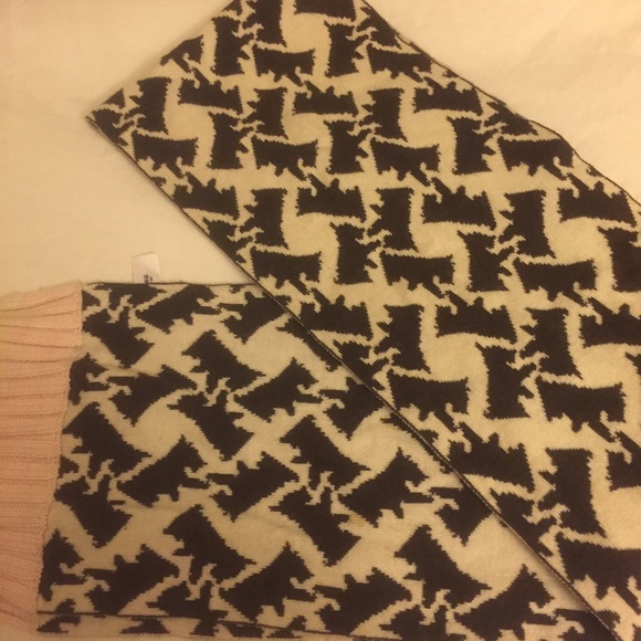 Juicy Couture Dog logo Scarf - Picture 3 of 4