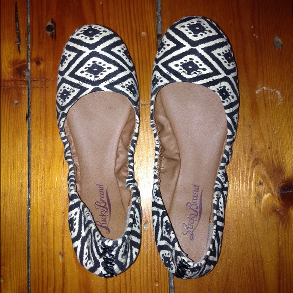 Lucky Brand blue & cream flats