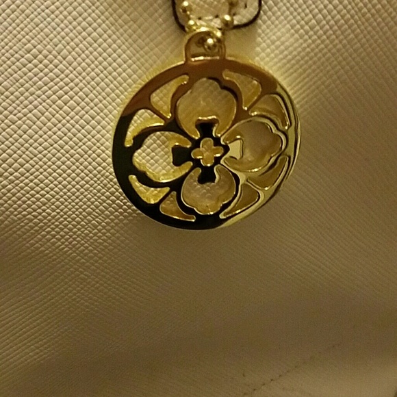 White tote - Picture 2 of 4