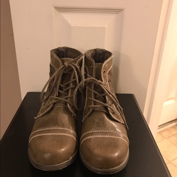 Ankle Combat Boots With Lace Decoration