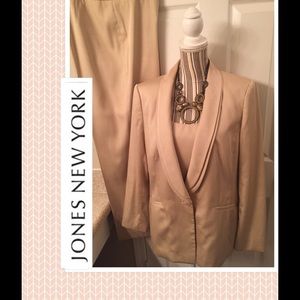 BEAUTIFUL 3-pc Jones New York Pantsuit