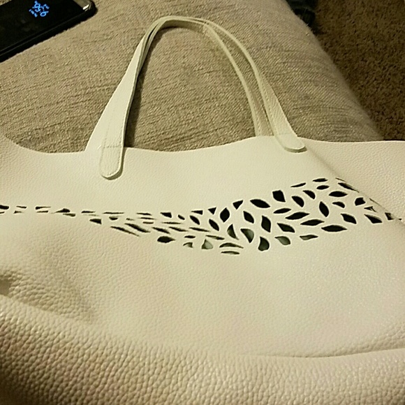 Large white purse - Picture 3 of 3