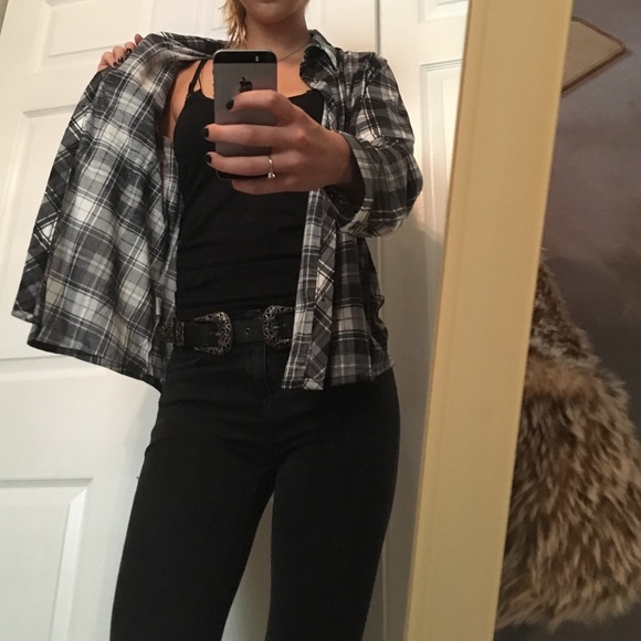 SALE •LARGE LEFT• Black & WhiteFlannel - Picture 4 of 4