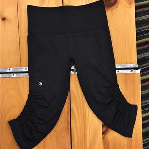 Lululemon scrunch side Capri