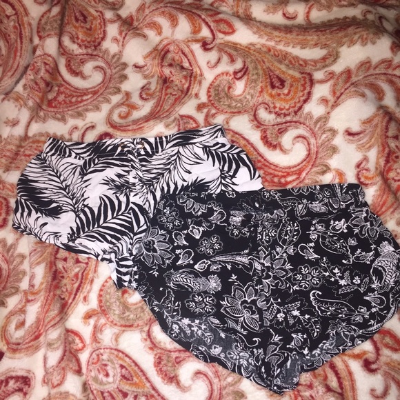 2 pairs of Kendall and Kylie shorts