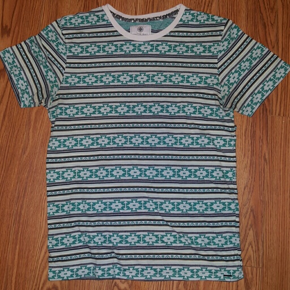On the byas Short Sleeve Tribal Design T-Shirt