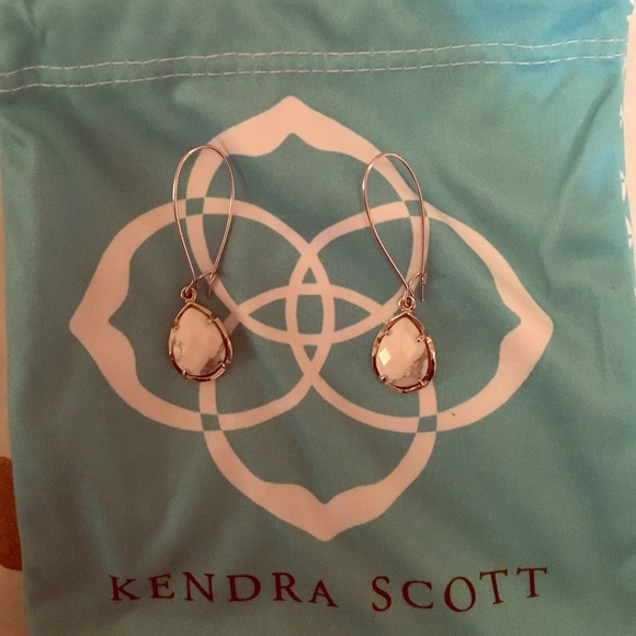 Kendra Scott Dee earrings in White Howlite