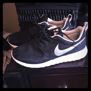 Roshes Nike