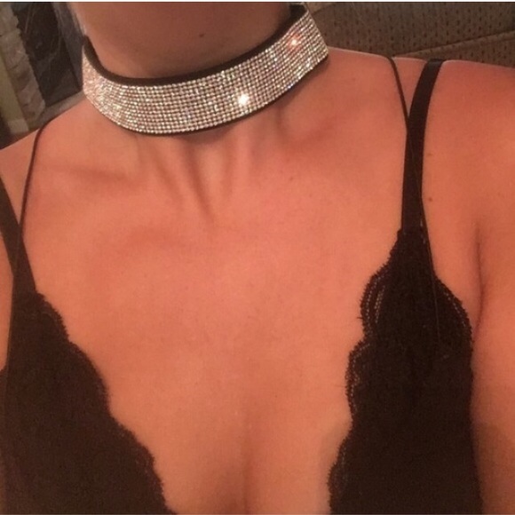 • Bling Choker Necklace & Earrings • - Picture 2 of 4