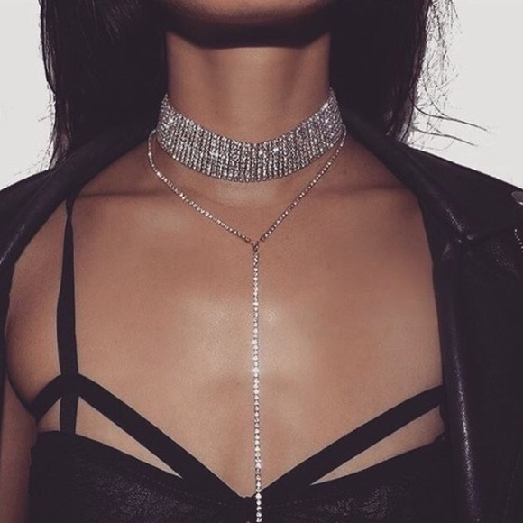 • Bling Choker Necklace & Earrings • - Picture 4 of 4