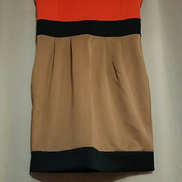 BCBG MaxAzria - Picture 2 of 4