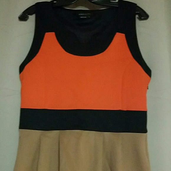 BCBG MaxAzria - Picture 3 of 4