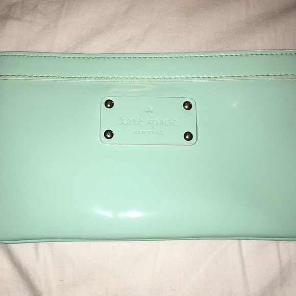 Mint Authentic Kate Spade Wristlet - Picture 3 of 3