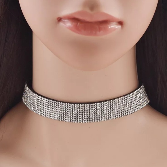 SALE❣️ New✨ Silver Rhinestone Choker 😍✨✨ - Picture 4 of 4