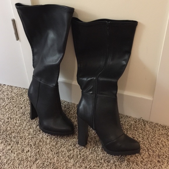 8 Wide Knee-high wide calf boots zip up
