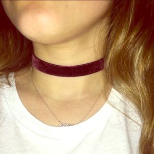 • Simple Maroon / Burgundy Velvet Choker •