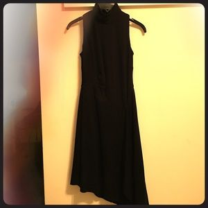 Asymmetrical White House Black Market