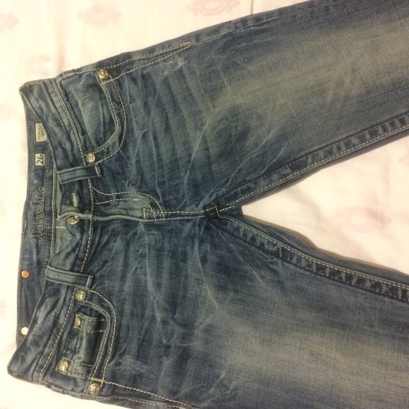 SOLD ON MERC - Picture 3 of 4